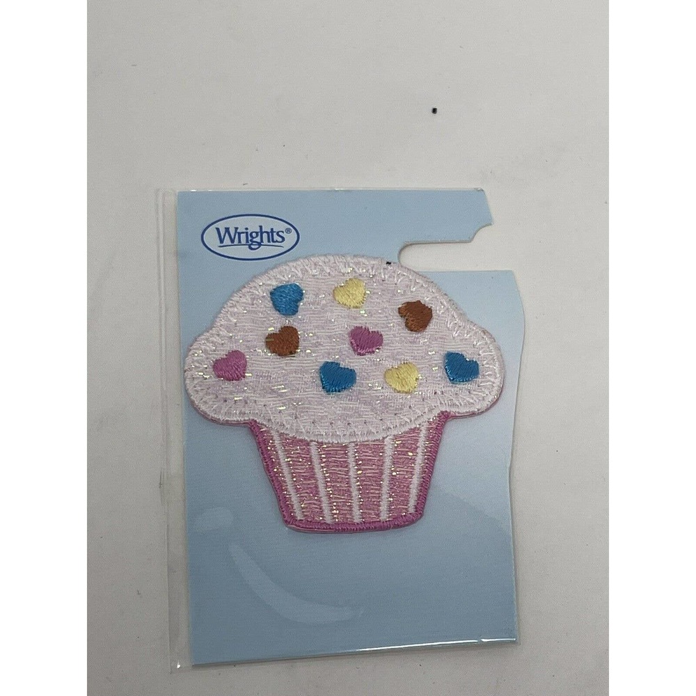 Wrights Iron On Appliqué Cupcake Patch Pink With Heart Sprinkles NEW 2007